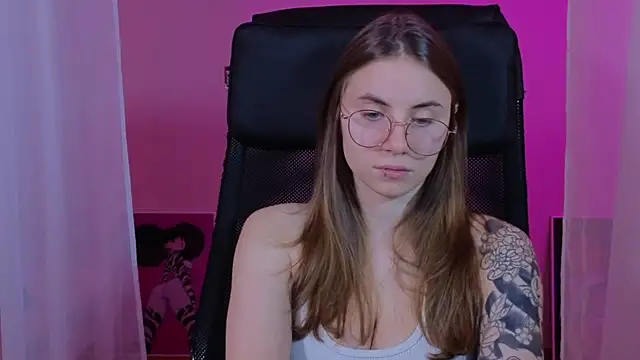 Snapshot of _AnnaStark_ chatting on December 2024 08:34:01 PM AnnaStark online show from December 2024 08:34:01 PM