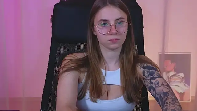 Snapshot of _AnnaStark_ chatting on January 2025 11:48:01 PM AnnaStark online show from January 2025 11:48:01 PM