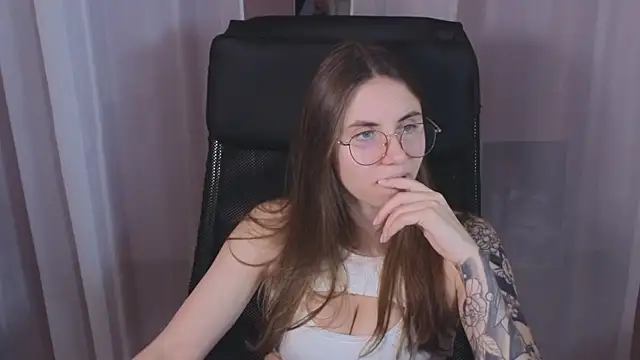 Snapshot of _AnnaStark_ chatting on February 2025 08:25:01 PM AnnaStark online show from February 2025 08:25:01 PM