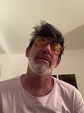maxximere online show from May 2026 11:22:02 PM