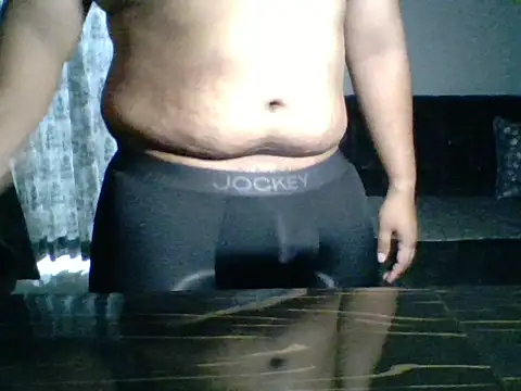 Snapshot of Wildguycums chatting on November 2025 04:42:01 PM Wildguycums online show from November 2025 04:42:01 PM