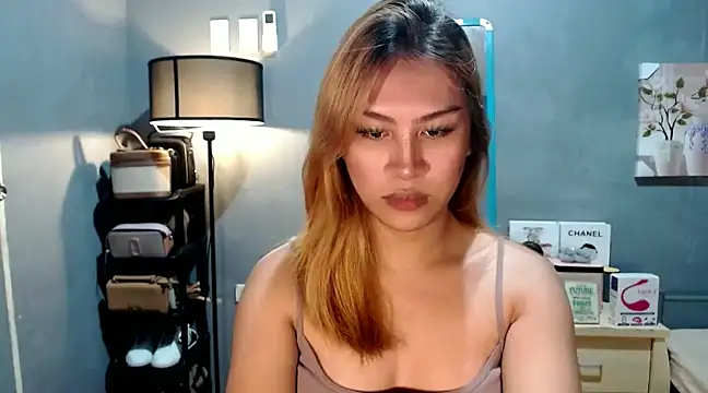 Snapshot of luxxy_grand chatting on February 2025 06:37:01 PM luxxy grand online show from February 2025 06:37:01 PM