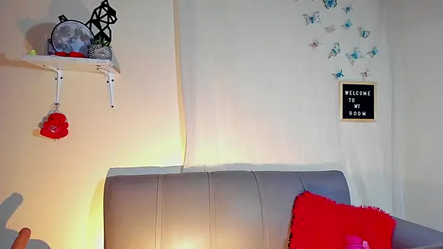 annyluna1 online show from September 2025 10:25:01 PM