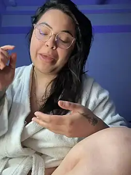 Snapshot of drizzypeach602 chatting on January 2025 06:41:02 AM drizzypeach602 online show from January 2025 06:41:02 AM