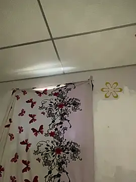 Amira Milker online show from December 2024 04:28:01 PM