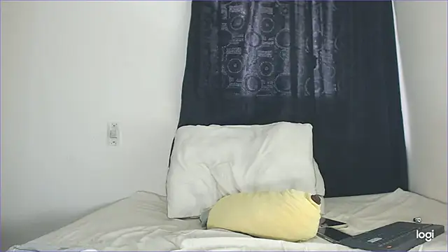 Snapshot of DERRYMASTER chatting on February 2025 01:11:02 PM DERRYMASTER online show from February 2025 01:11:02 PM