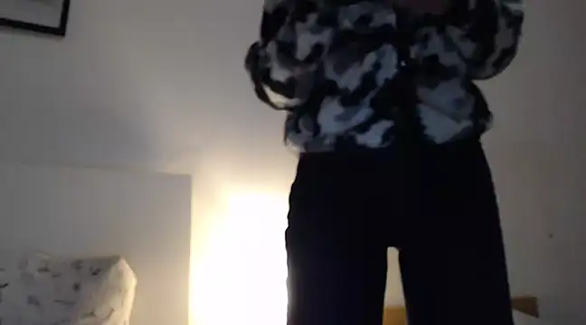 ocean eyess  online show from February 2025 09:47:01 PM