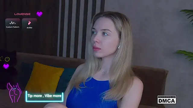 Holl1Would online show from February 2025 10:42:02 PM