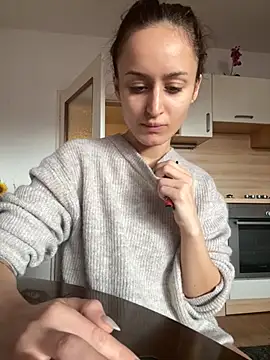 Zeyna1 online show from October 2025 01:20:02 PM