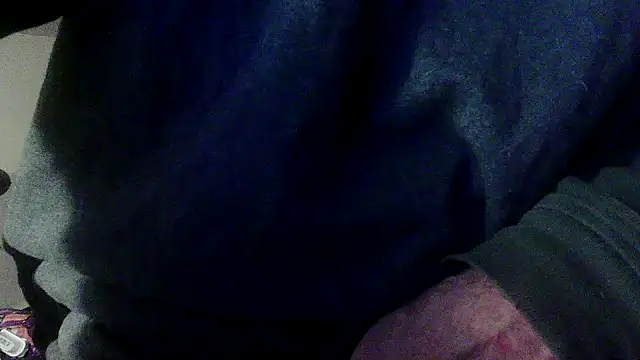 Snapshot of OralDesires2 chatting on December 2024 01:36:01 AM OralDesires2 online show from December 2024 01:36:01 AM