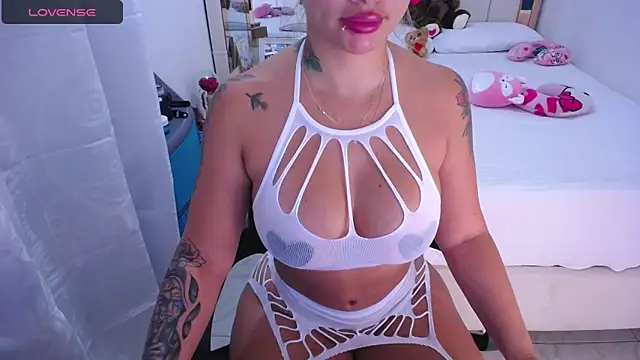 Snapshot of sara__stone1 chatting on February 2025 12:25:02 PM sara stone1 online show from February 2025 12:25:02 PM