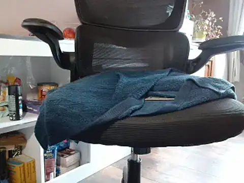 suedel65 online show from February 2025 02:58:02 PM