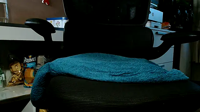 suedel65 online show from November 2025 03:34:01 PM