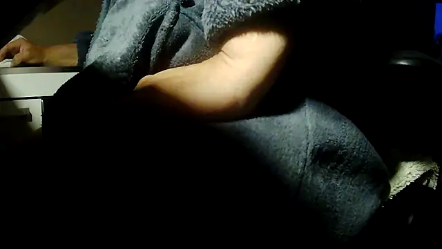 suedel65 online show from April 2026 03:44:01 AM