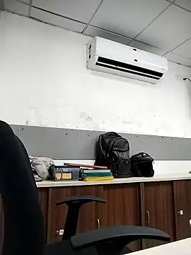 Desi Londa 143 online show from March 2026 04:57:02 AM