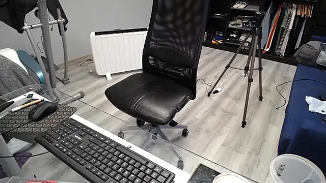 samricci21 online show from November 2025 05:00:01 PM