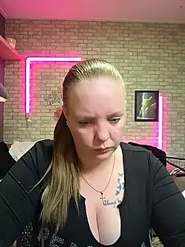 Snapshot of Melissa1994- chatting on May 2026 05:42:04 PM Melissa1994- online show from May 2026 05:42:04 PM