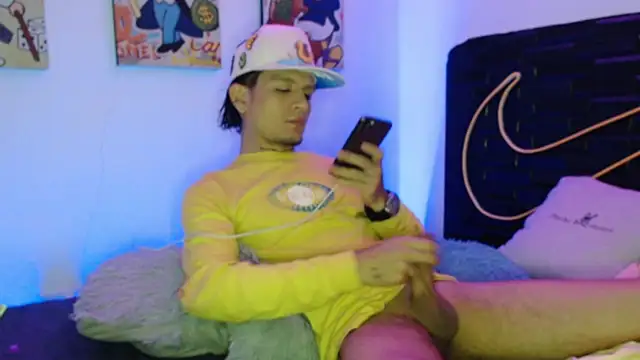 andersonZ998 online show from September 2025 05:11:01 AM