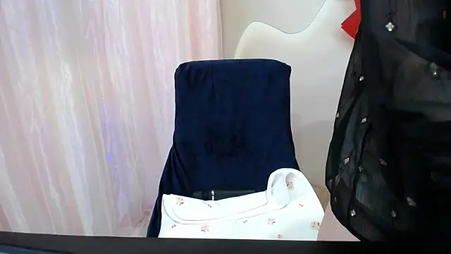 Leiershery online show from October 2025 01:19:02 AM