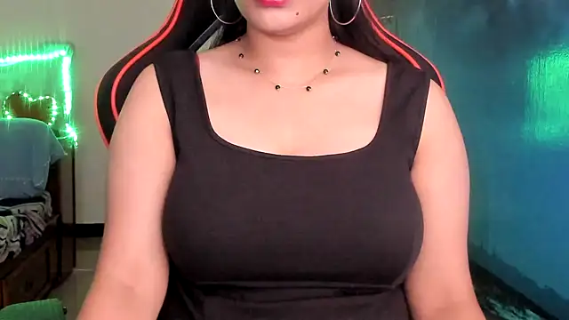 Snapshot of South_indian_tickly chatting on February 2026 11:45:01 PM South indian tickly online show from February 2026 11:45:01 PM