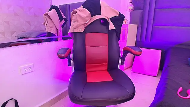 arletmss online show from February 2025 11:54:02 AM