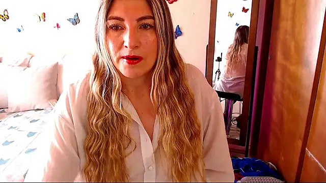 Jolie-Mature online show from January 2026 08:12:01 PM