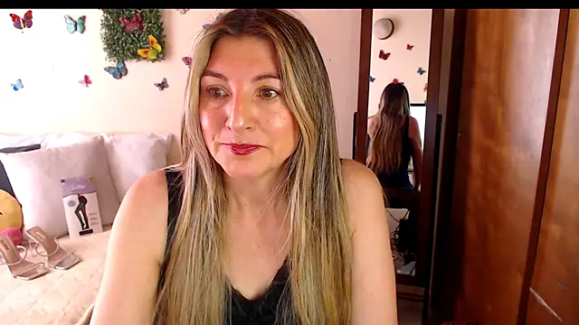 Snapshot of Jolie-Mature chatting on June 2026 09:23:01 PM Jolie-Mature online show from June 2026 09:23:01 PM