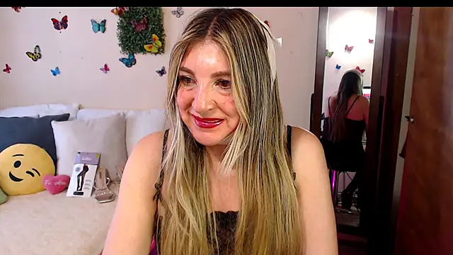Snapshot of Jolie-Mature chatting on June 2026 10:19:02 PM Jolie-Mature online show from June 2026 10:19:02 PM