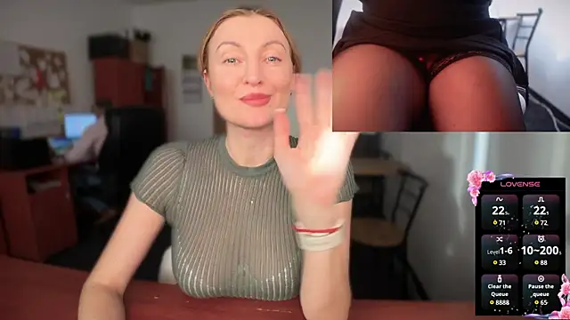 Snapshot of legsLONG chatting on February 2025 07:44:02 AM legsLONG online show from February 2025 07:44:02 AM