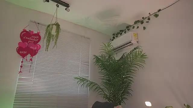 Snapshot of Cooper-Reds chatting on February 2026 05:53:01 PM Cooper-Reds online show from February 2026 05:53:01 PM