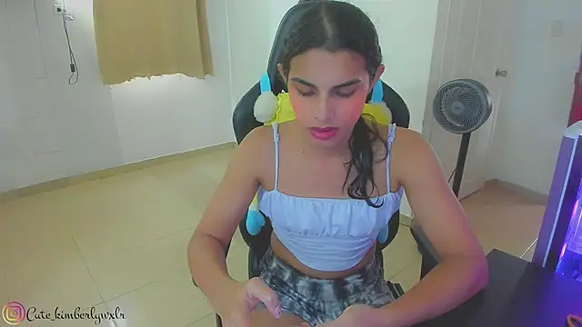 Snapshot of Kim_Wexler chatting on February 2025 11:05:01 PM Kim Wexler online show from February 2025 11:05:01 PM