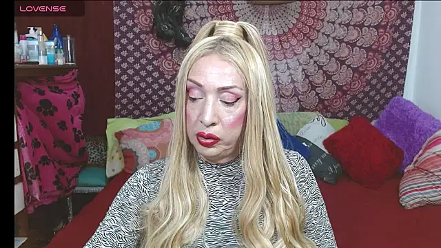 Snapshot of elena_evans chatting on February 2026 04:19:02 PM elena evans online show from February 2026 04:19:02 PM