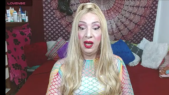 Snapshot of elena_evans chatting on March 2026 05:31:01 PM elena evans online show from March 2026 05:31:01 PM