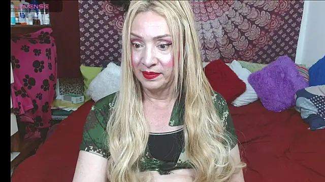 Snapshot of elena_evans chatting on March 2026 08:50:01 PM elena evans online show from March 2026 08:50:01 PM