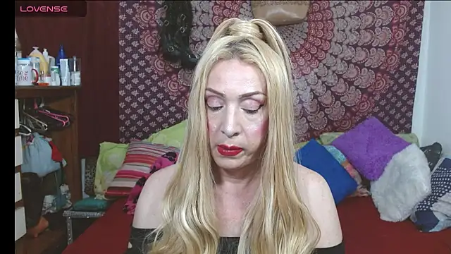 Snapshot of elena_evans chatting on March 2026 05:50:02 PM elena evans online show from March 2026 05:50:02 PM