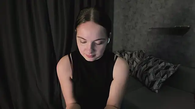 KristinaLoison online show from April 2026 04:41:01 PM