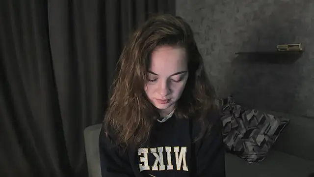 KristinaLoison online show from April 2026 04:31:02 PM