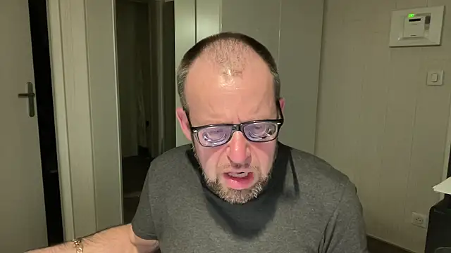 FABIOGLASSES online show from April 2026 07:50:02 PM