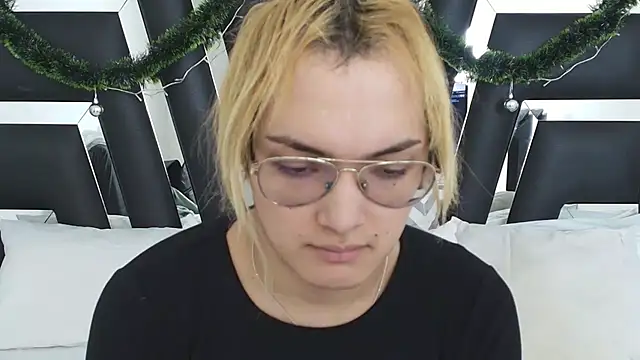 Snapshot of katya_kozlov chatting on December 2024 02:16:01 AM katya kozlov online show from December 2024 02:16:01 AM