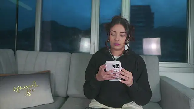 aisha es online show from May 2026 10:41:02 AM