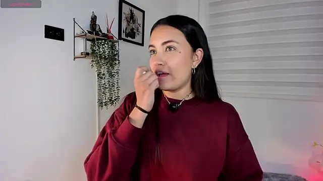 aisha es online show from July 2026 11:29:01 PM