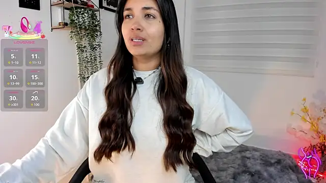 aisha es online show from July 2026 12:20:02 AM