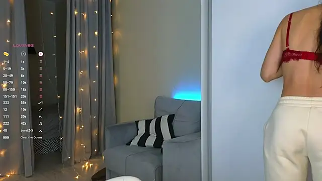 mo1ly online show from December 2024 05:06:01 AM