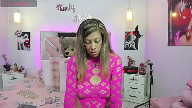 Karly moon online show from September 2025 08:10:01 PM