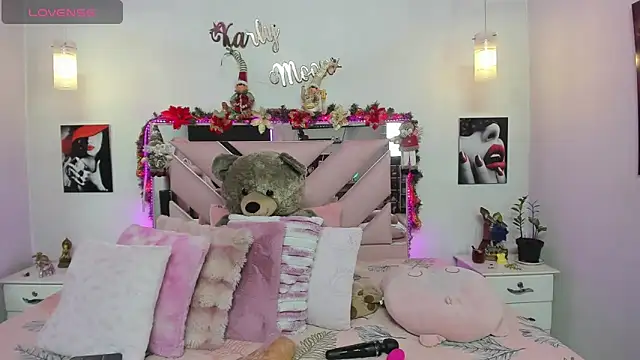 Karly moon online show from November 2025 11:07:02 PM