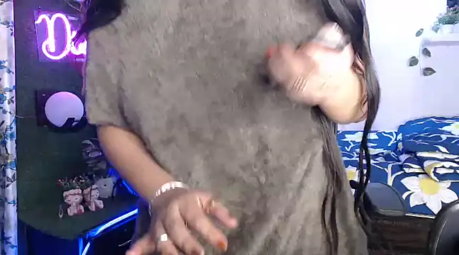 Snapshot of The_Divine_Love chatting on December 2024 07:32:02 PM The Divine Love online show from December 2024 07:32:02 PM