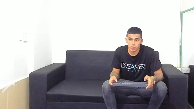 Snapshot of yeckodream chatting on March 2025 04:04:01 AM yeckodream online show from March 2025 04:04:01 AM