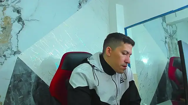 Snapshot of yeckodream chatting on November 2025 05:43:01 AM yeckodream online show from November 2025 05:43:01 AM