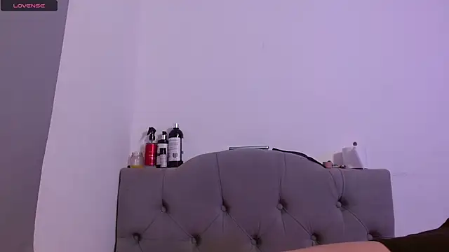 Red-moon1 online show from February 2025 02:38:02 PM