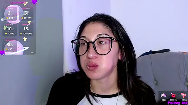 Red-moon1 online show from November 2025 04:23:02 AM